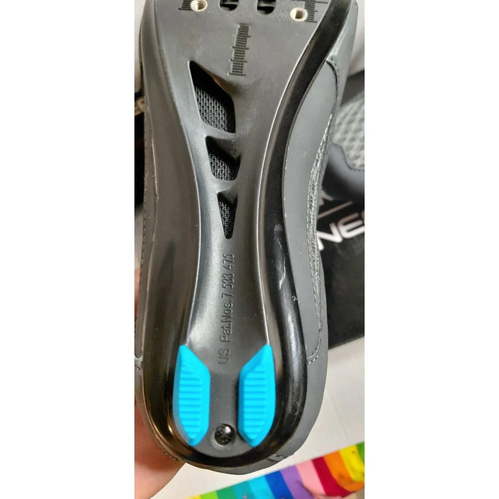 NWOT - Garneau Women’s Gray Athletic Cycling Shoes with Blue Accents Size 9